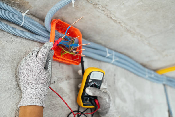 Best Local Electrician Companies  in Urbana, IL