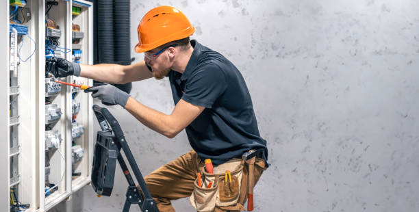 Best Licensed Electrician  in Urbana, IL